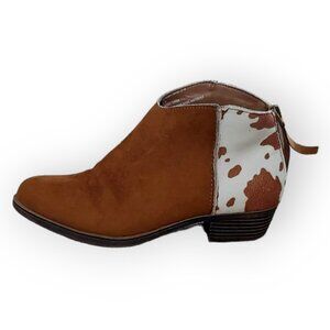 TRUE CRAFT Terri Booties Boots Shoes Cow Print Tan Almond Toe Women's 6M
